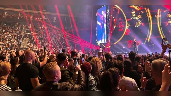 Tarkan, Berlin konserinde annesini andı