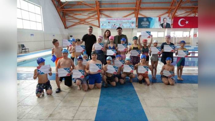 Düzce'de 16 derslik yüzme eğitimi tamamlandı