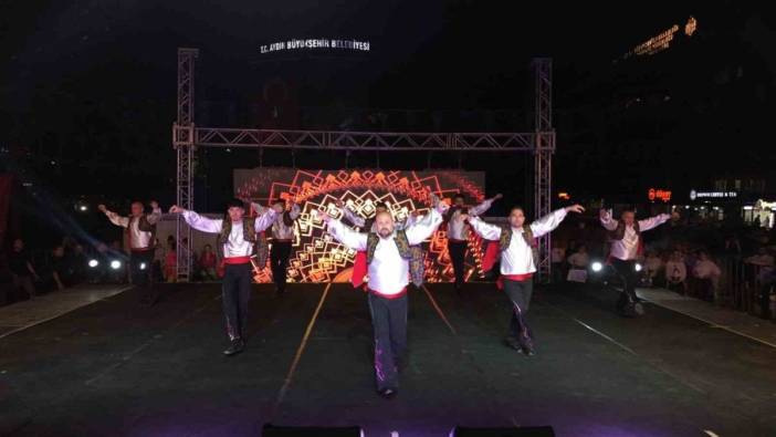 Aydın Büyükşehir Belediyesi Konservatuarı kursiyerlerinden yılsonu gösterisi