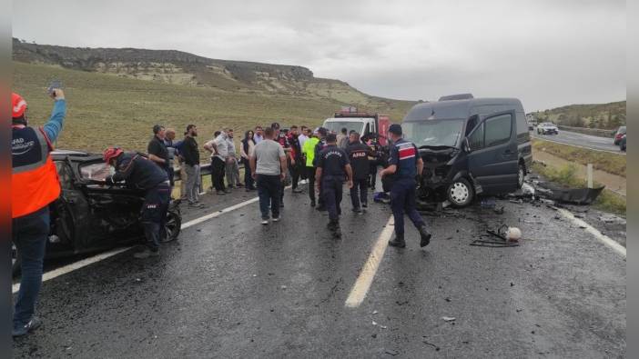 Nevşehir'de üç aracın karıştığı kazada 7 kişi yaralandı