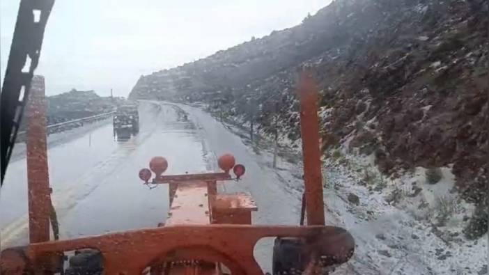 Antalya-Konya karayolunda dolu yağışı: Alacabel'de kar manzarası oluştu