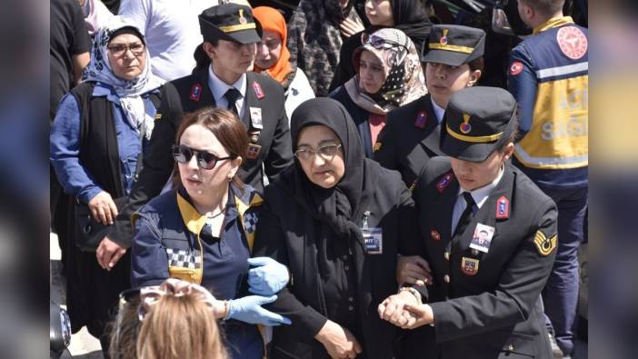 Şehit Jandarma Astsubay Kıdemli Çavuş Emre Polat son yolculuğuna uğurlandı