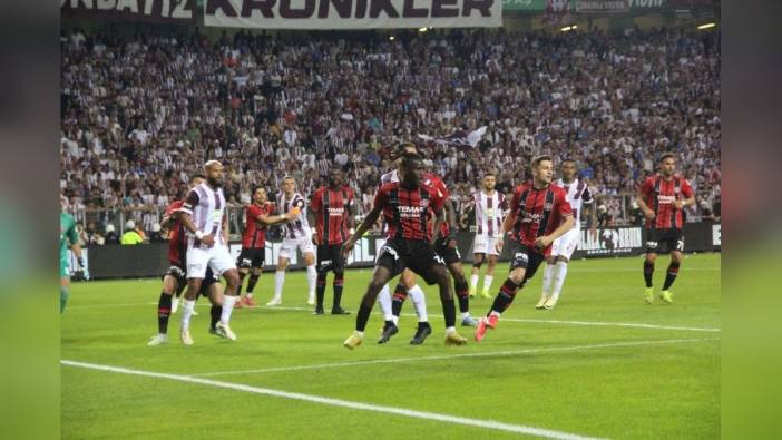 Fatih Karagümrük, Bandırma Spor'u 3-1 yenerek Süper Lig'e yükseldi