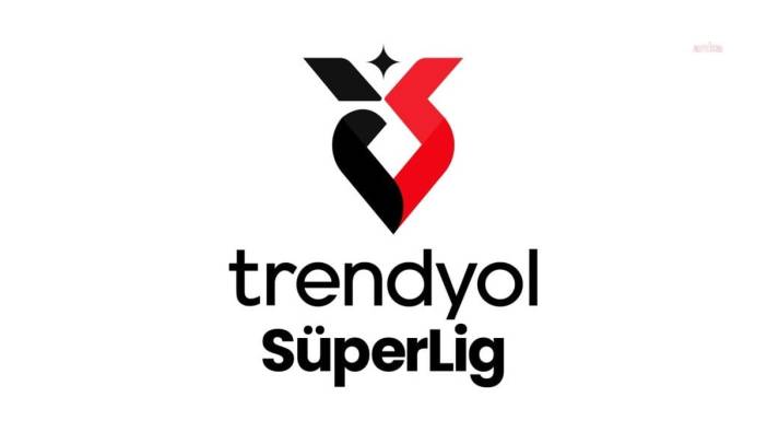 Fatih Karagümrük, Bandırmaspor'u 3-1 yenerek Süper Lig'e yükseldi