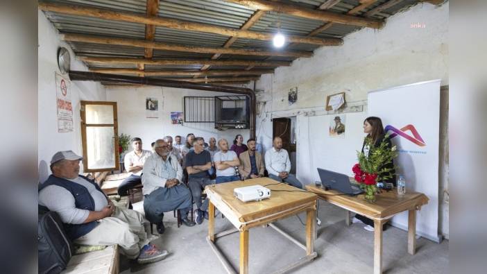 Mersin Büyükşehir Belediyesi, Doruklu'da Trabzon Hurması üreticilerine eğitim verdi