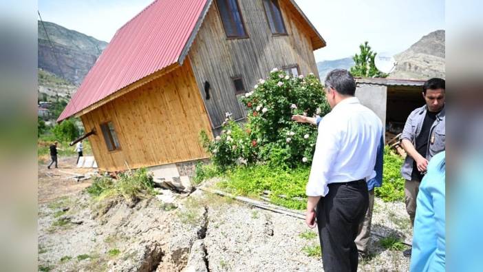 Erzurum Uzundere'de heyelan: 38 ev tahliye edildi