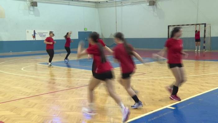 İzmir Büyükşehir Belediyesi Spor Kulübü hentbolda başarılarını sürdürüyor
