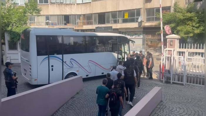 İzmir merkezli FETÖ operasyonunda 13 tutuklama