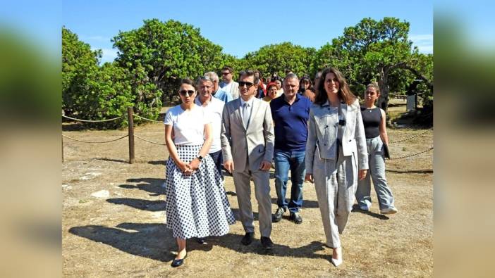 Çeşme Damla Sakızı Sergi Salonu açıldı