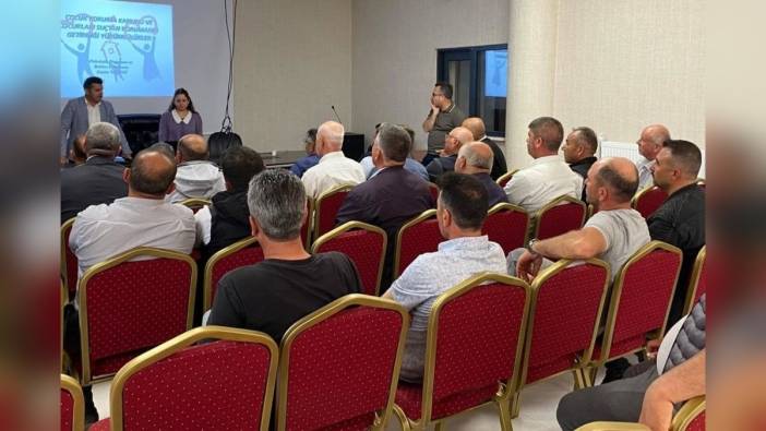 Altıntaş'ta muhtarlara Çocuk Koruma Kanunu eğitimi verildi