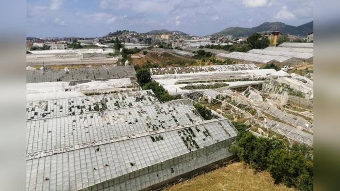 Antalya'da dolu ve hortum: Serik ve Gazipaşa'da tarım alanları zarar gördü