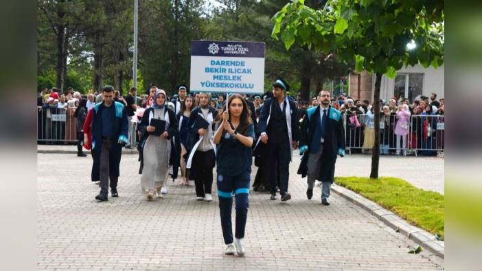 Malatya Turgut Özal Üniversitesi'nden bin 285 öğrenci mezun oldu