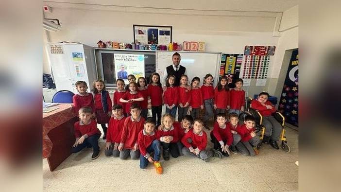 Yazar Erhan Köçer, Celal Akın İlkokulu 1/D sınıfı öğrencileriyle buluştu