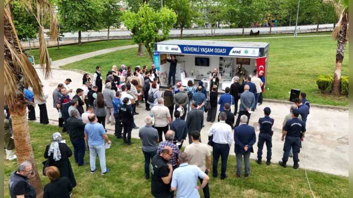 Kandıra'da 250 mahalle gönüllüsüne afet eğitimi verildi