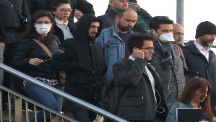 İstanbulluların toplu taşımada maskeli önlemi