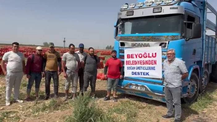 Beyoğlu Belediyesi, Hataylı çiftçilerden 15 ton soğanı ücretsiz dağıttı