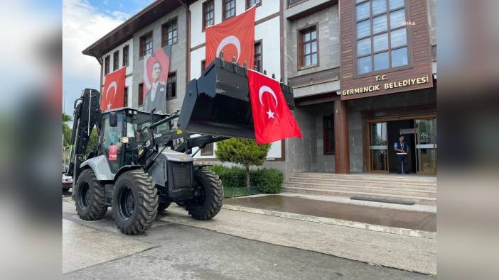 Germencik Belediyesi'ne TBB'den iş makinesi hibe edildi