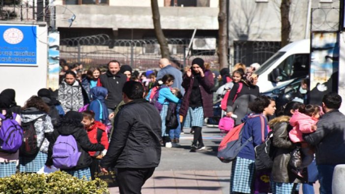 Okuldaki dezenfeksiyondan 11 öğrenci hastaneye kaldırıldı