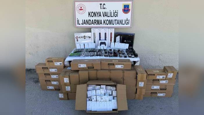 Konya'da kaçak cep telefonu ve alkol operasyonu: 3 şüpheli serbest