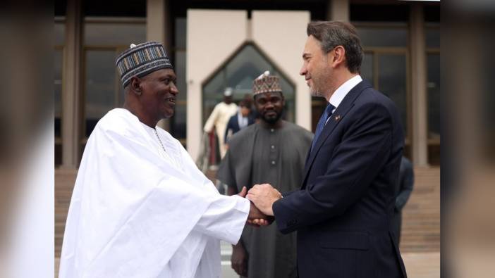 Bakan Bayraktar, Nijer Petrol Bakanı Oumarou ile görüştü