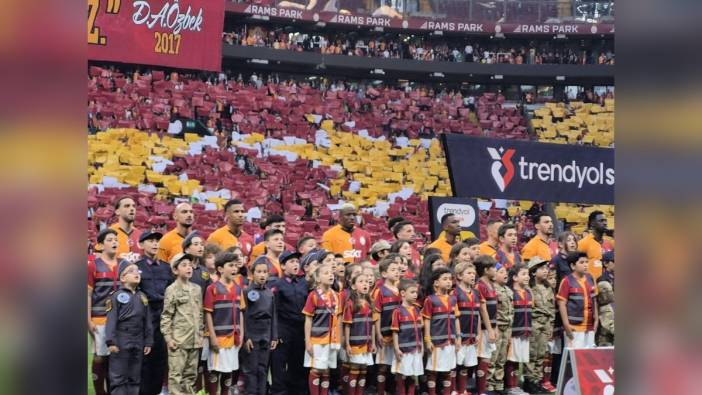 Galatasaray, Başakşehir FK'yı konuk etti: Muslera ve Mertens'e veda