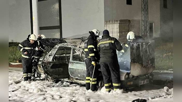 Aksaray'da otomobil alev alev yandı