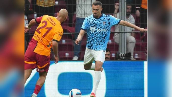 Galatasaray, Başakşehir'i 2-0 mağlup ederek şampiyon oldu