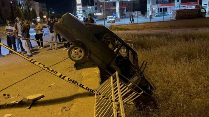 Adıyaman'da 16 yaşındaki ehliyetsiz sürücü kaza yaptı: 3 kişi yara almadan kurtuldu