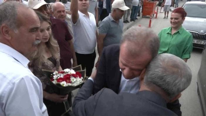 CHP Mut İlçe Başkanlığı'nı ziyaret eden Vahap Seçer: Şahıs belediyeciliği değil, CHP belediyeciliği anlayışını yerleştirmeliyiz