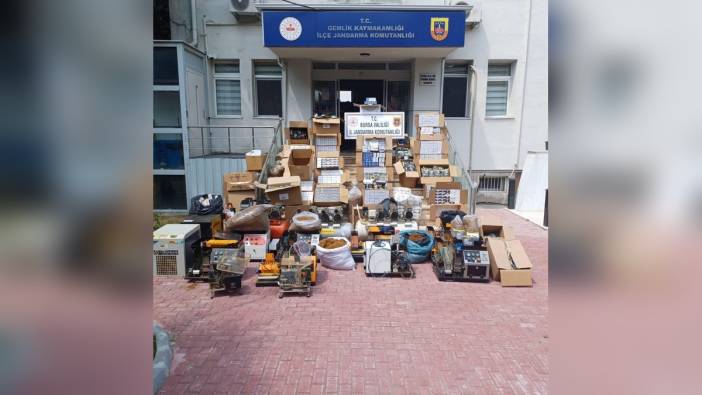 Bursa Gemlik'te kaçak sigara operasyonu: 4 gözaltı