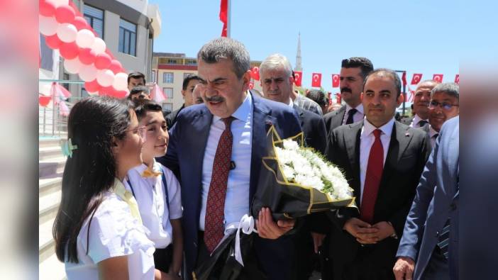 Milli Eğitim Bakanı Tekin: Van'da öğrenci ve öğretmen sayısı 3 kat arttı