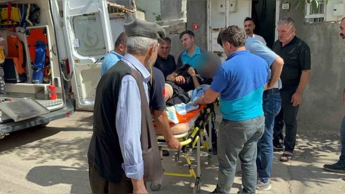 Adıyaman'da genç, bıçağın üzerine düşerek yaralandı