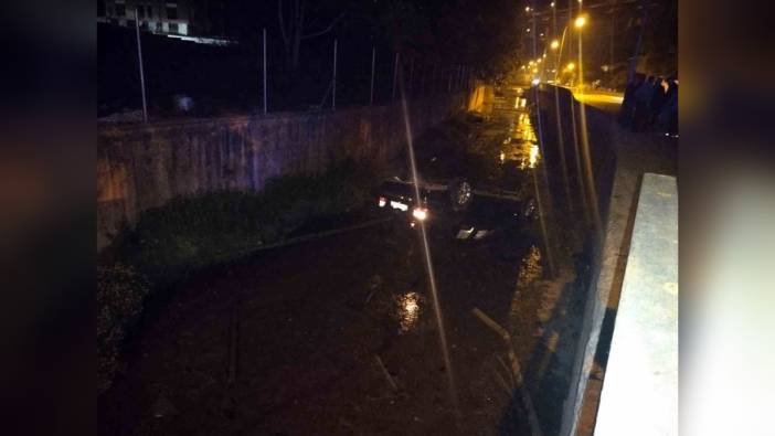 Beykoz'da otomobil dereye uçtu: Bir yaralı