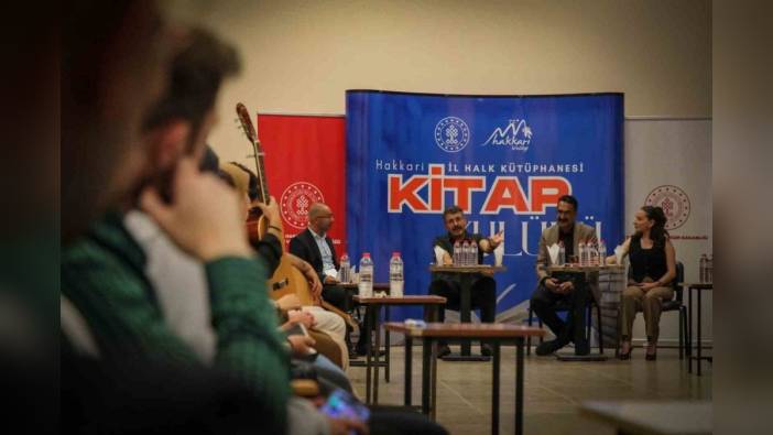 Hakkâri Valisi Çelik, Kitap Kulübü'nde gençlerle buluştu