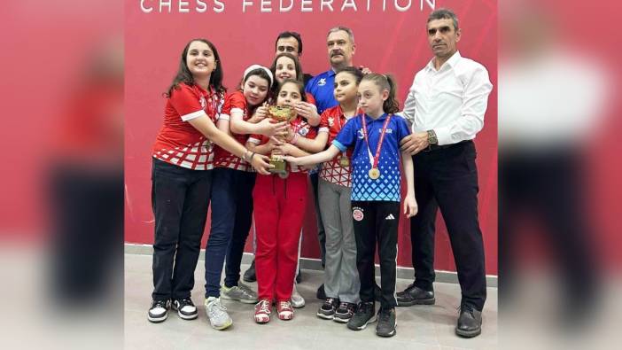 Samsun il birinciliği satranç turnuvasında Şehit Selman Özay İlkokulu başarı elde etti
