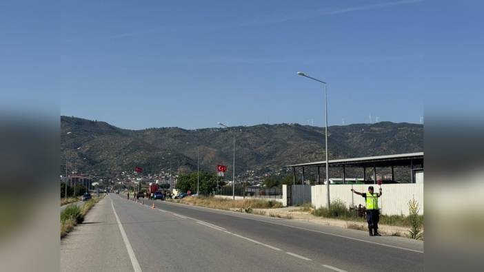Koçarlı'da jandarmadan şok yol kontrolü: 3 araç trafikten men edildi