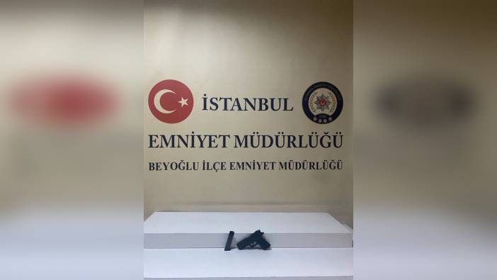 Taksim'de 3 arkadaşa silahlı saldırı: 3 bin 700 lira gasp edildi