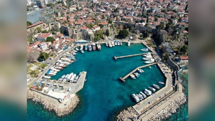 Antalya'da 174 işletmenin ruhsatı askıya alındı