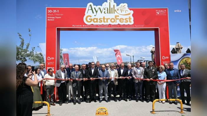 Balıkesir Büyükşehir Belediye Başkanı Akın: GastroFest Ayvalık’ta yöresel lezzetleri tanıttı