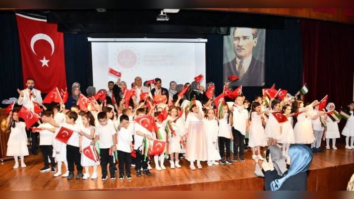 Nazilli'de 4-6 yaş Kur'an Kursu öğrencileri yıl sonu programında buluştu