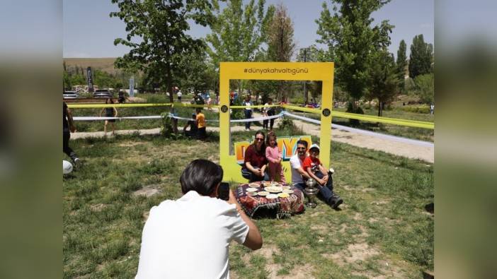 Van'da 6'ncı Dünya Kahvaltı Günü, Muradiye Şelalesi önünde kutlandı