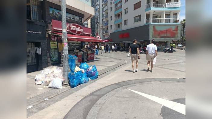 İzmir'de grev 4. gününde: Çöp yığınları oluştu