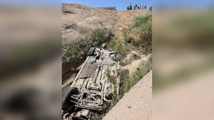 Silopi'de uçuruma yuvarlanan otomobilde 4 kişi yaralandı