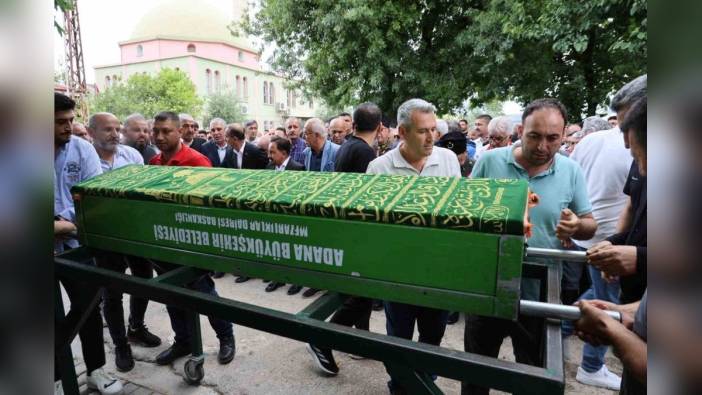 Kozan Belediye Başkanı Mustafa Atlı, amcası Prof. Dr. Hanifi Atlı'yı son yolculuğuna uğurladı