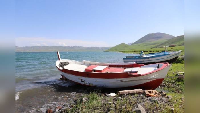 Ağrı'daki Balık Gölü, yaz aylarında ziyaretçilerin gözdesi