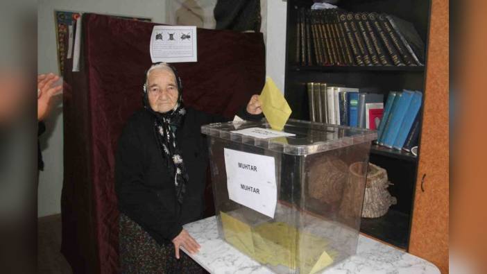 Konya Beyşehir'de Şamlar Mahallesi muhtarlık ara seçimini gerçekleştiriyor