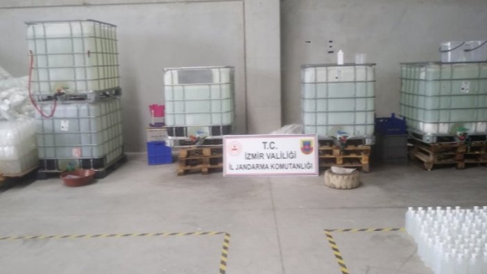 İzmir'de 6 bin litre sahte dezenfektan ele geçirildi