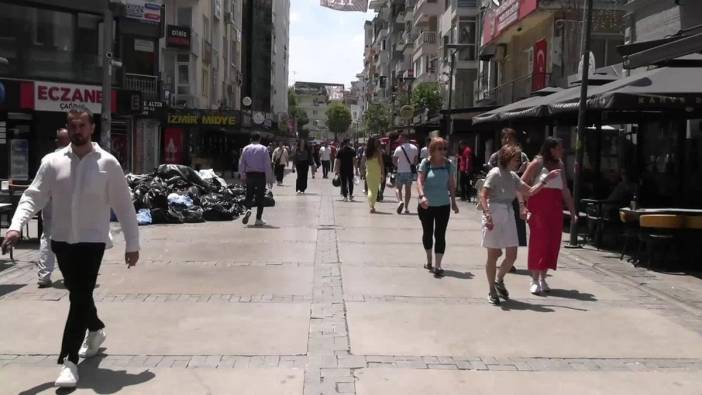 İzmir'de grev 4. gününde: Temizlik hizmetleri aksıyor