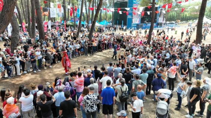 Antalya Yörük Türkmen Festivali'nde gerçek kına töreni yapıldı