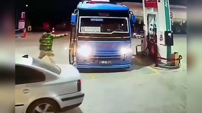 Adana'da özel halk otobüslerine saldırı: 3 yaralı